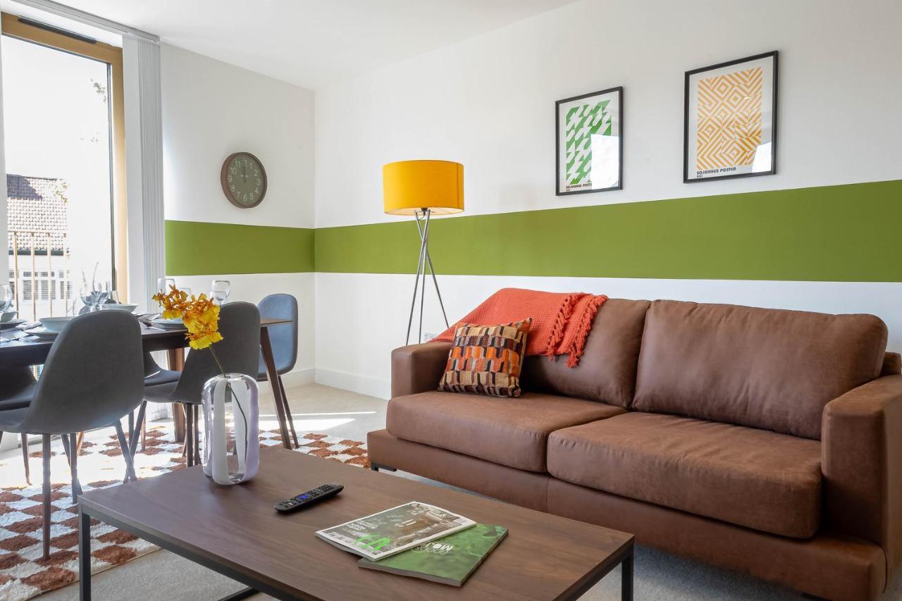Modern Apartments With Balcony In Merton Near Wimbledon By Sojo Stay Mitcham Exterior photo